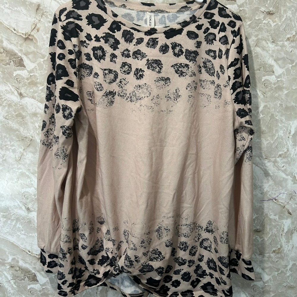 Tickled Teal Women's Leopard Print Long‎ Sleeve Top with Tie - Size L